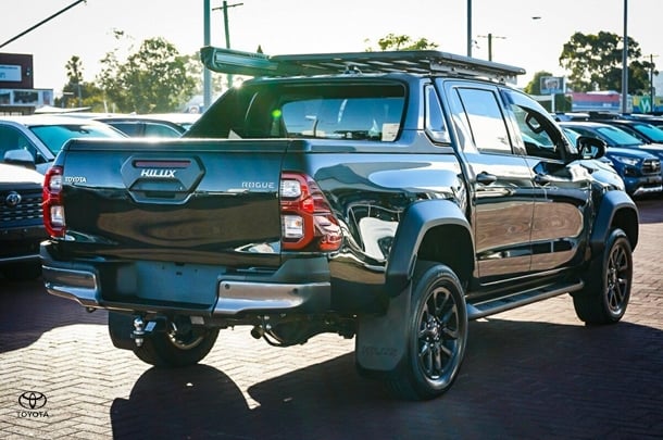 2022 Toyota Hilux 4x4 Rogue image 8