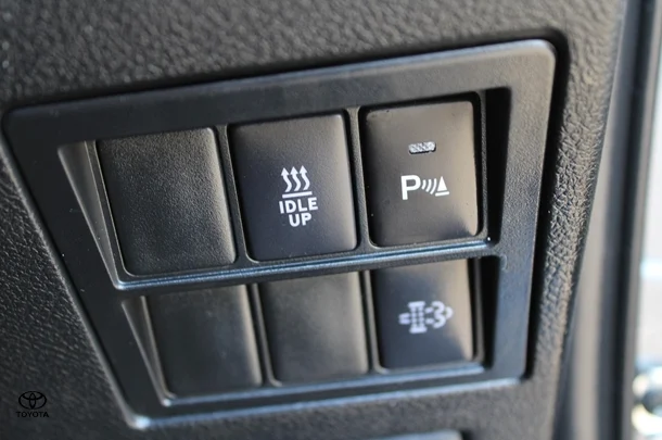 2023 Toyota Hilux 4x4 SR5 image 23