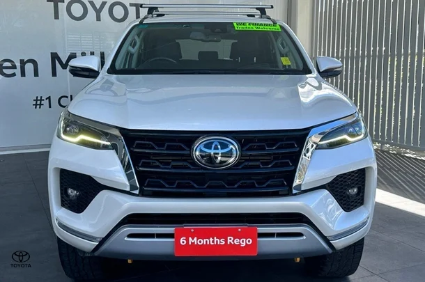 2021 Toyota Fortuner Crusade image 3