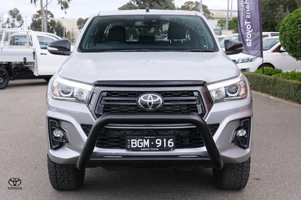 2019 Toyota Hilux Rogue image 3