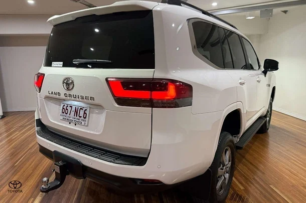 2022 Toyota Landcruiser VX image 11