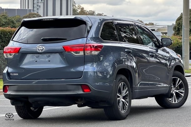 2019 Toyota KLUGER 4x2 GX image 3
