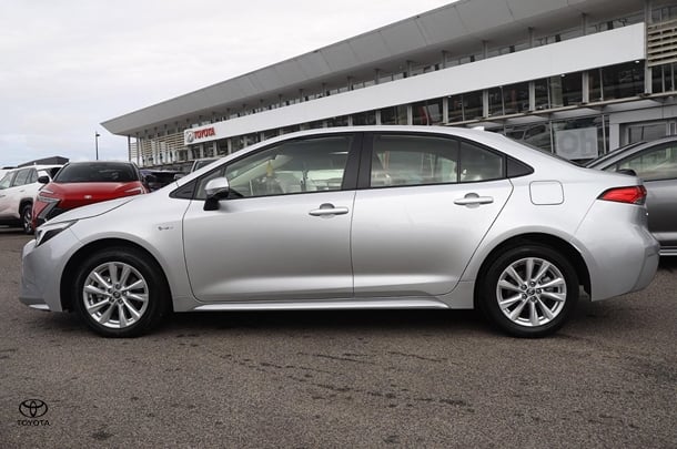 2024 Toyota Corolla Sedan Hybrid Ascent Sport image 11