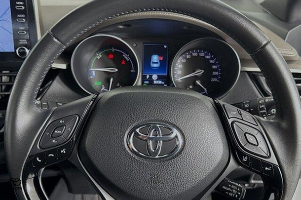 2022 Toyota C-HR Hybrid Koba 2WD image 12