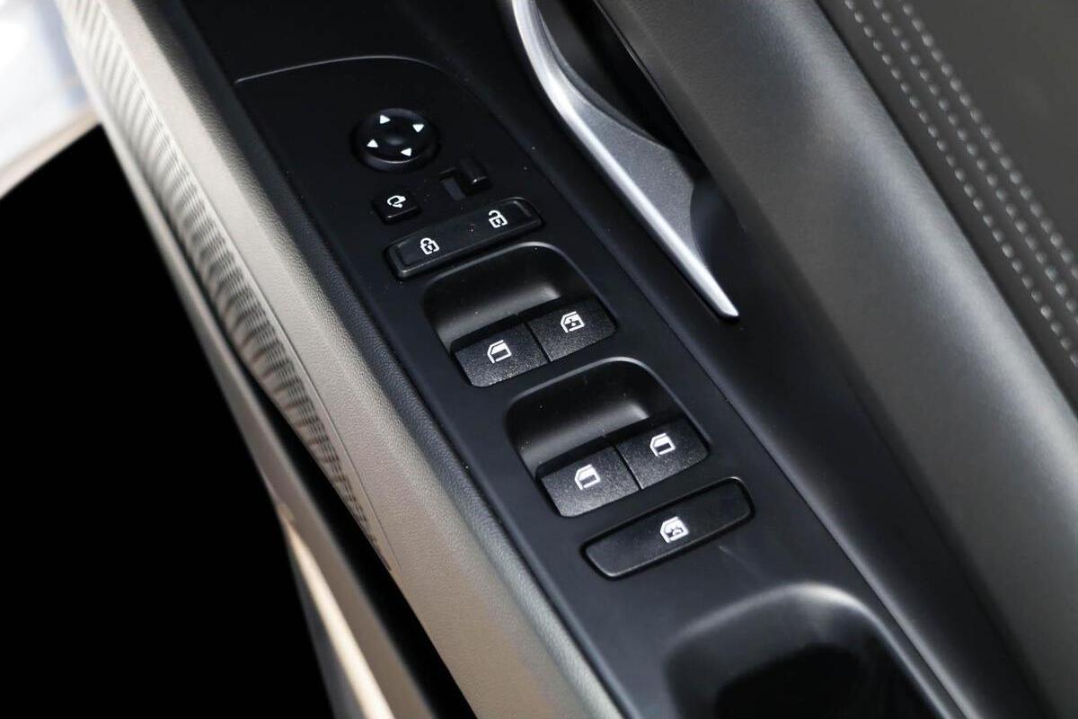 2025 Hyundai i30 Elite Auto MY25 image 18