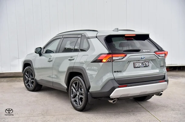 2024 Toyota RAV4 Hybrid Edge AWD image 3