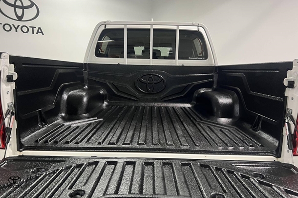 2024 Toyota Hilux Workmate image 12