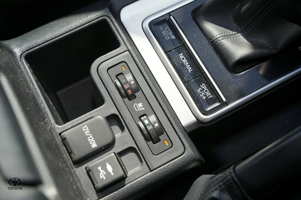 2018 Toyota Prado Kakadu image 18