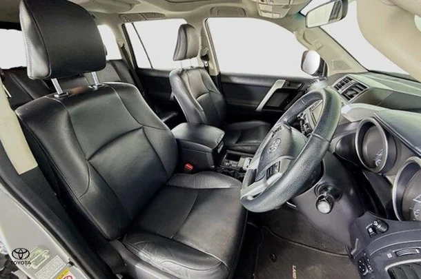 2017 Toyota Prado GXL image 12