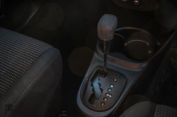 2019 Toyota Yaris ASCENT image 12