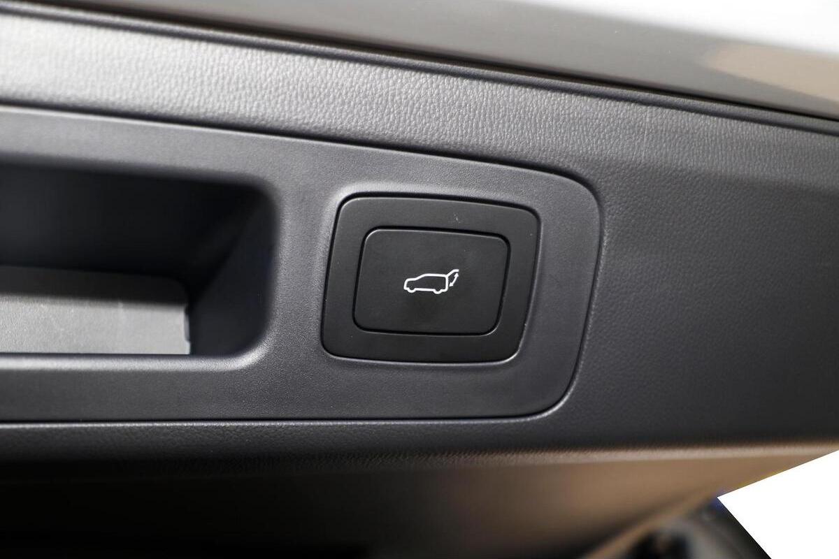 2024 LDV MIFA 9 Luxe Auto MY23 image 13