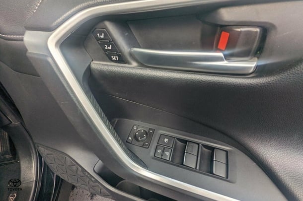 2020 Toyota RAV4 Hybrid Cruiser-AWD image 13
