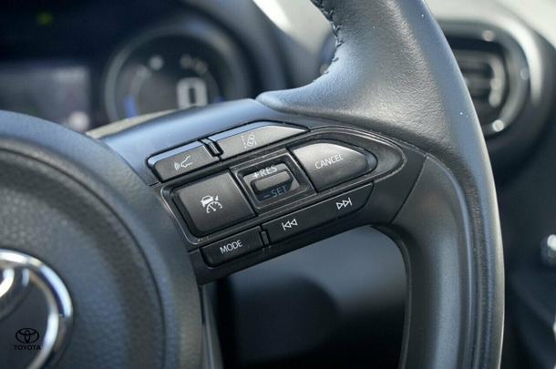 2021 Toyota Yaris Cross Hybrid GX image 15