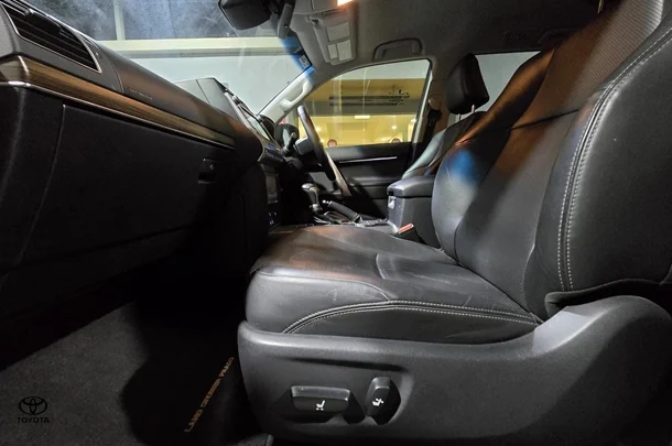 2019 Toyota Prado VX image 23