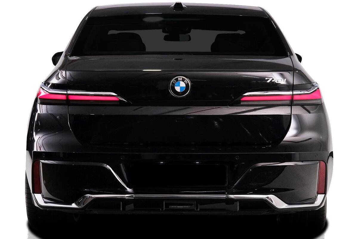 2024 BMW 7 Series 740i M Sport G70 Auto image 3