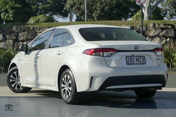 2020 Toyota Corolla Sedan Hybrid SX image 3