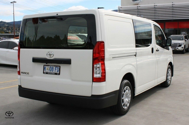 2020 Toyota Hiace LWB image 8