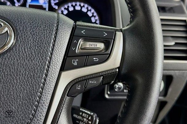 2023 Toyota Prado Kakadu image 20