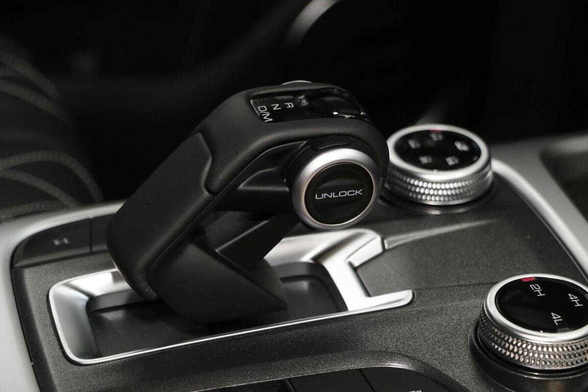 2024 GWM Tank 300 Lux Auto 4x4 image 19