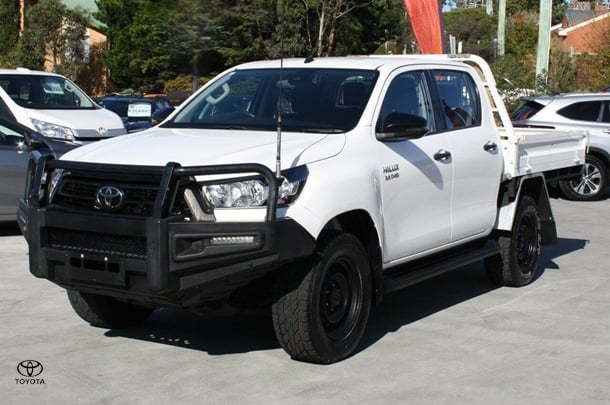 2021 Toyota Hilux SR image 3
