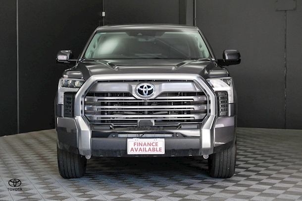 2023 Toyota Tundra Limited image 2