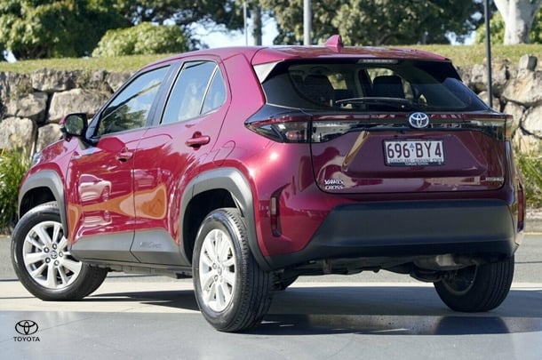 2021 Toyota Yaris Cross Hybrid GX image 3