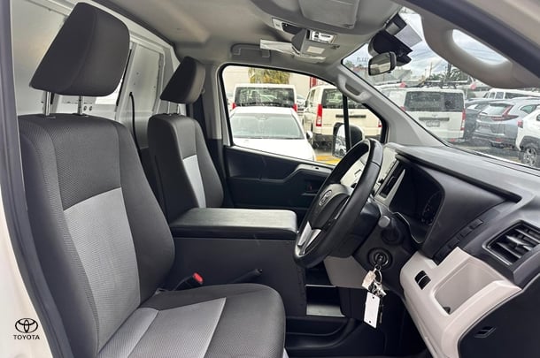 2021 Toyota HiAce LWB image 12