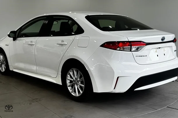 2022 Toyota Corolla Sedan Hybrid Ascent Sport image 9