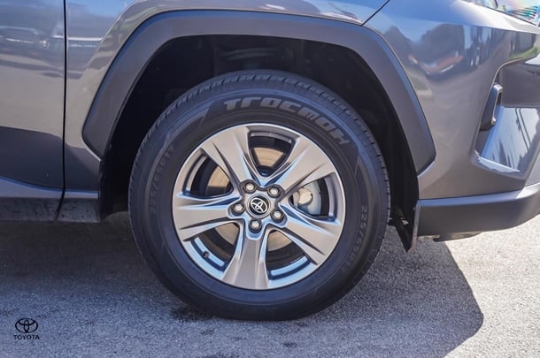 2023 Toyota Rav4 Hybrid GX image 13