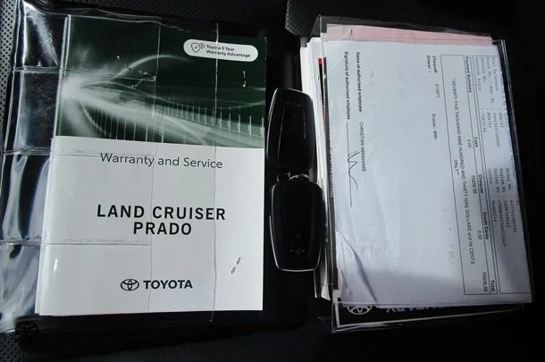 2021 Toyota Prado VX image 4