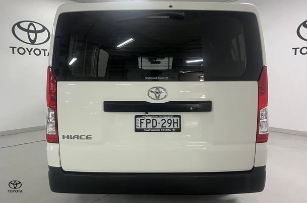 2020 Toyota Hiace LWB image 7
