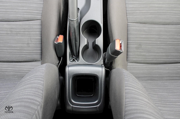 2023 Toyota Yaris Ascent Sport image 17
