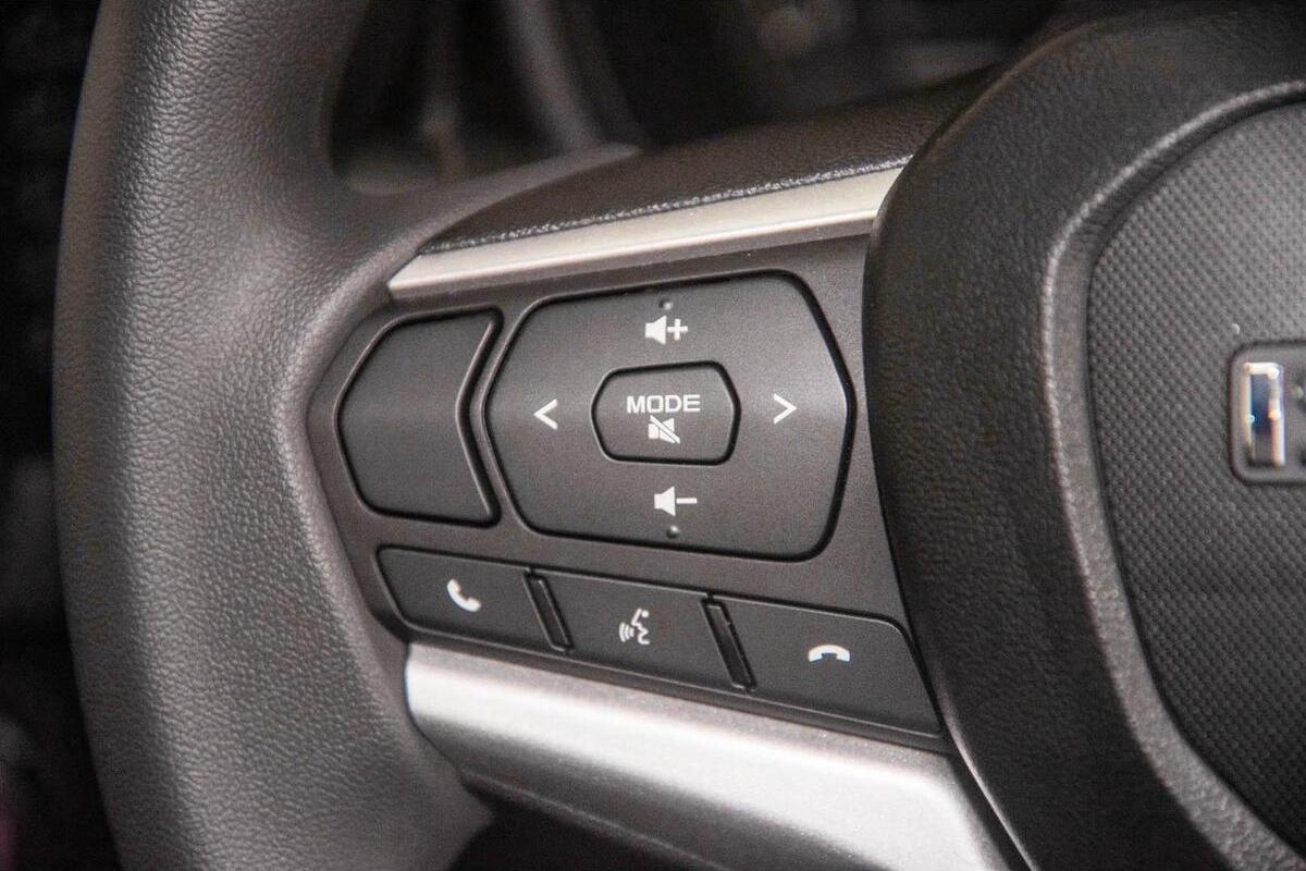 2025 Isuzu D-MAX SX Manual 4x4 MY24 image 13