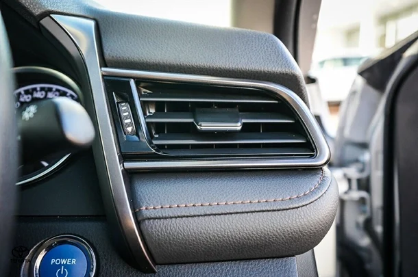 2019 Toyota Camry Hybrid Ascent image 17