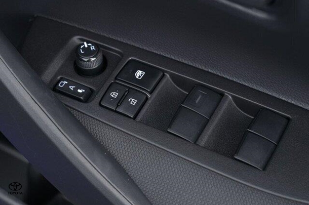 2024 Toyota Corolla Hatch Hybrid Ascent Sport image 15
