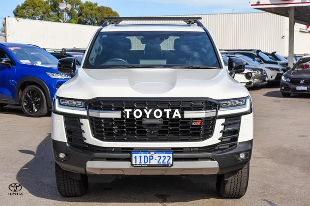 2024 Toyota Landcruiser GR-S image 3