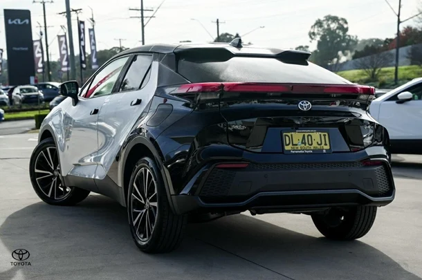 2024 Toyota C-HR Hybrid Koba 2WD image 2