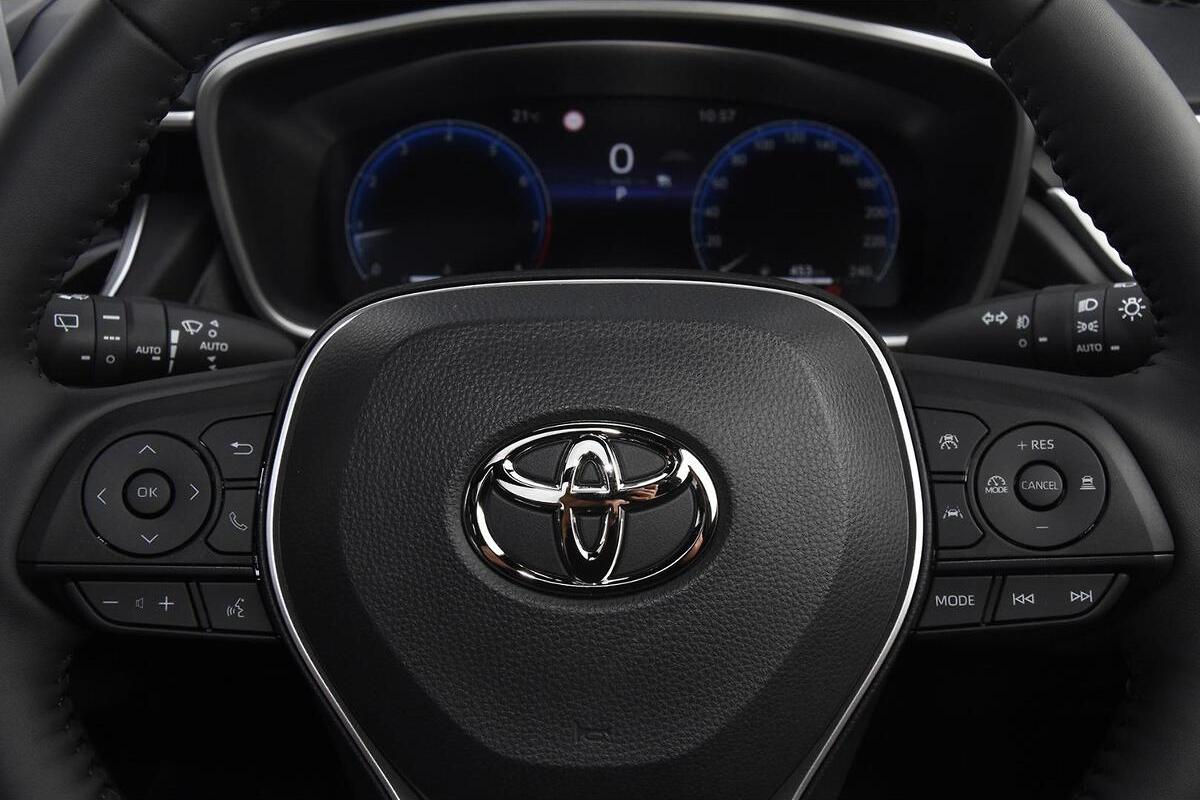 2024 Toyota Corolla Cross Atmos Auto 2WD image 16