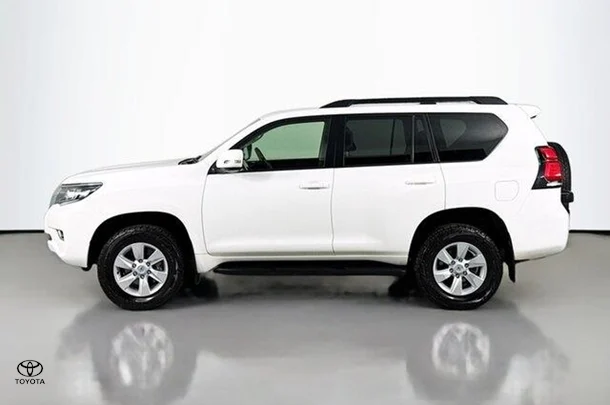 2022 Toyota Prado GXL image 5
