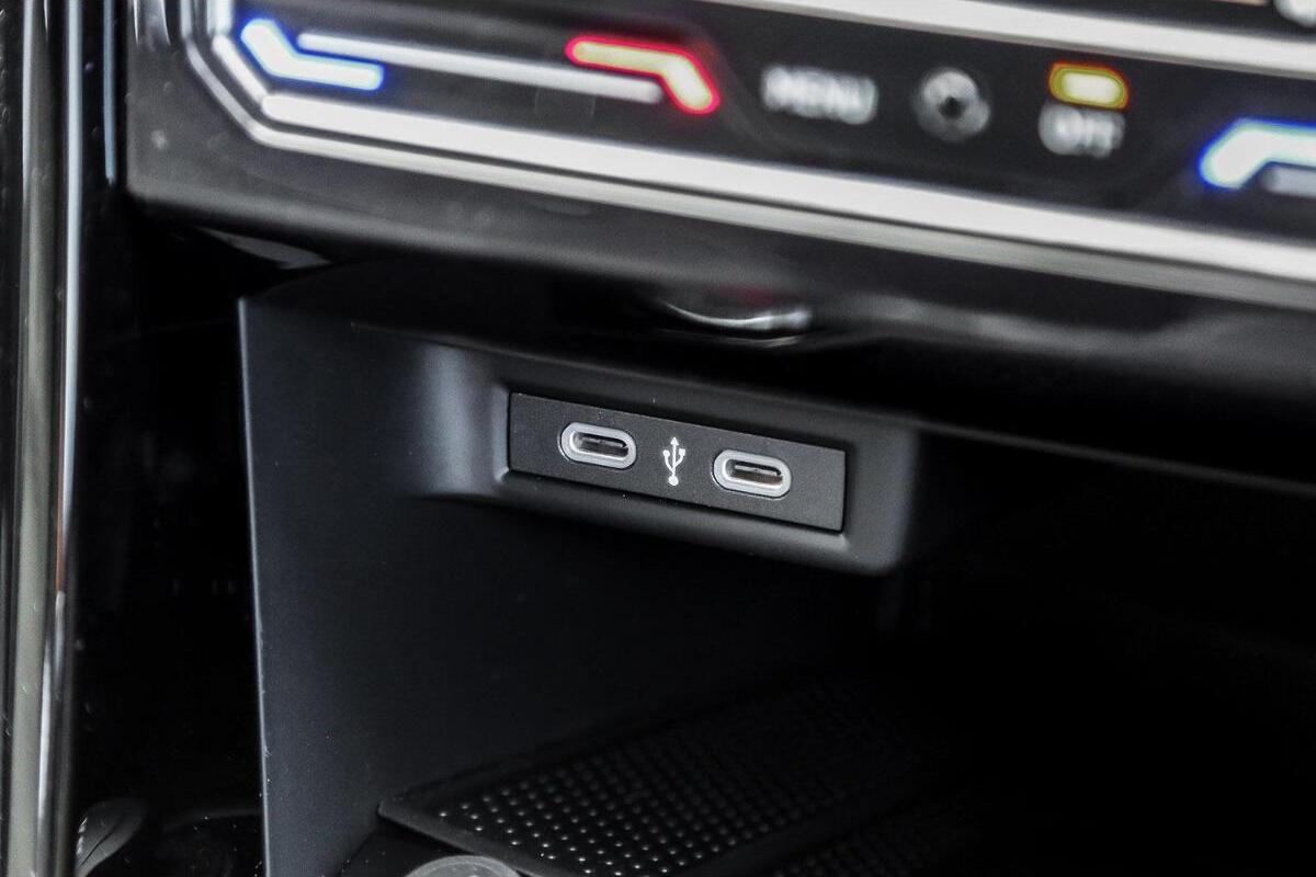 2024 Volkswagen T-Roc 140TSI R-Line D11 Auto 4MOTION MY24 image 10