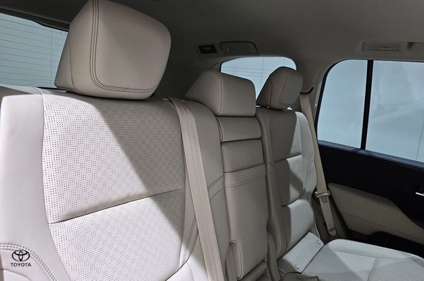 2022 Toyota Landcruiser Sahara ZX image 30