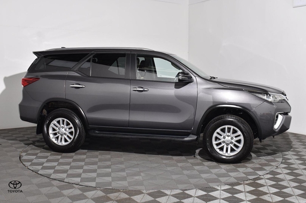 2018 Toyota Fortuner GXL image 10
