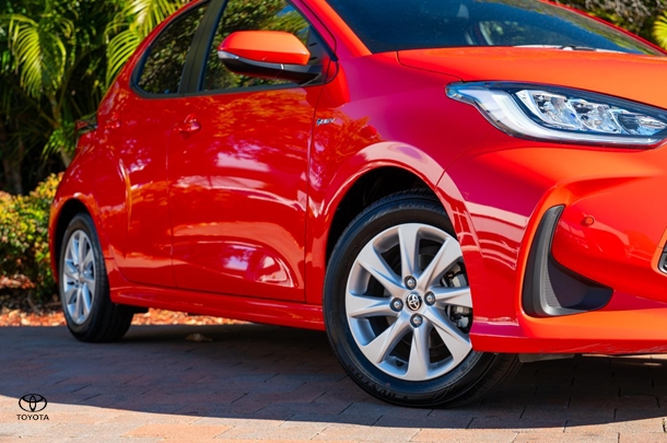 2024 TOYOTA Yaris Hybrid SX image 6