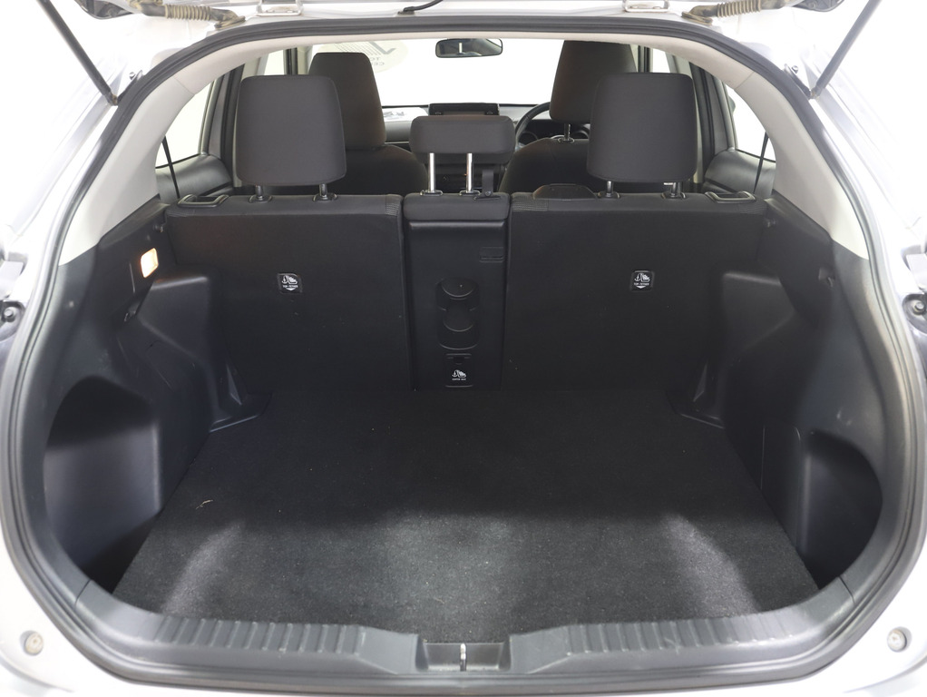 2022 Toyota Yaris Cross Hybrid GX image 8