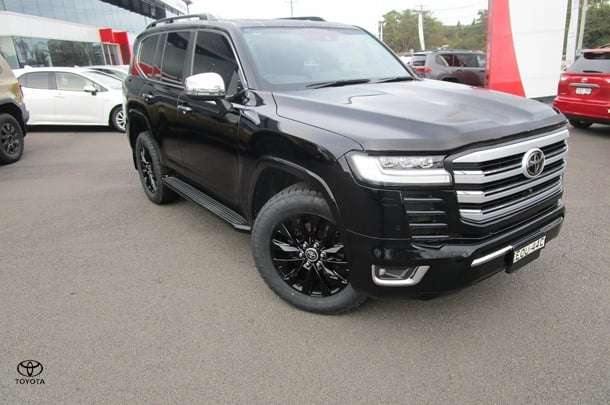 2022 Toyota Landcruiser Sahara ZX image 1