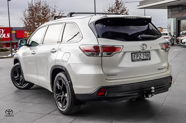 2016 Toyota KLUGER AWD GRANDE image 3