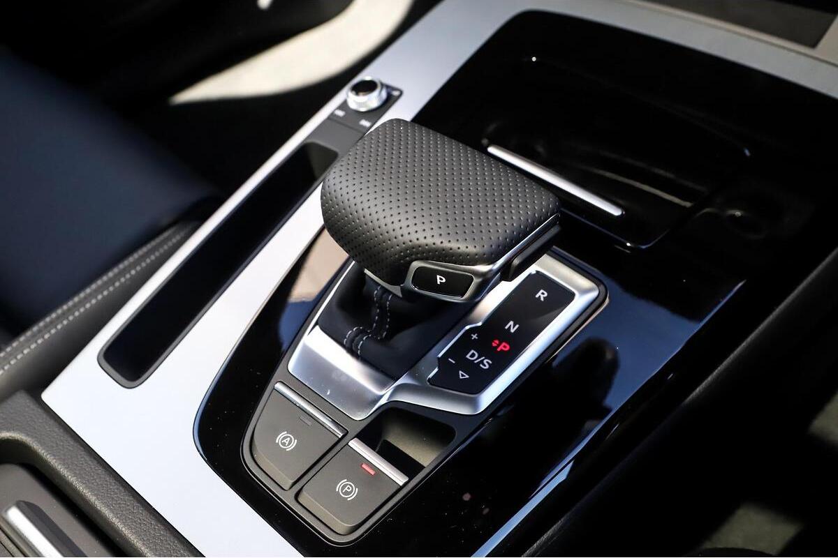 2025 Audi Q5 45 TFSI S Line Auto quattro ultra MY25 image 16