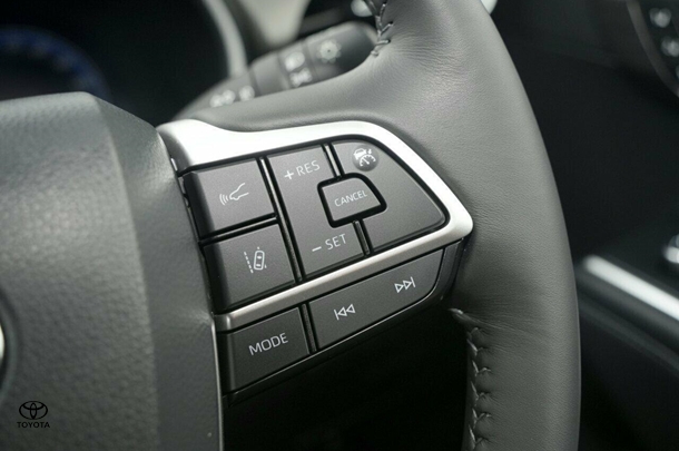 2024 Toyota Kluger Hybrid AWD GRANDE image 16