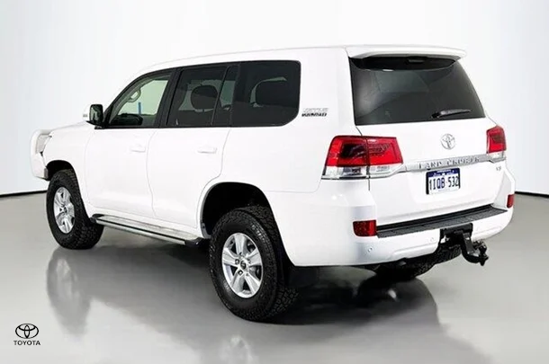 2021 Toyota LANDCRUISER GXL image 6