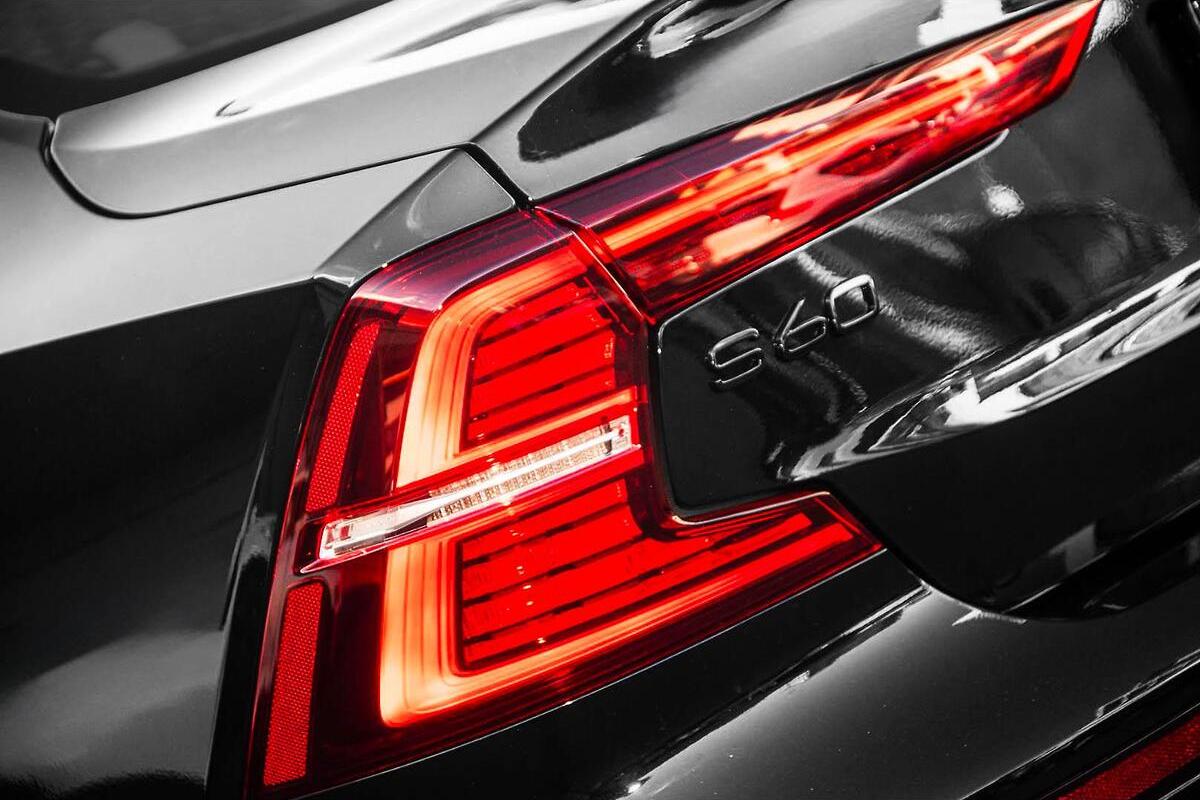 2024 Volvo S60 Recharge T8 Black Edition Auto AWD MY24 image 21